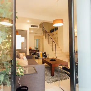 https://plaza-del-buen-suceso.es-andalucia.com